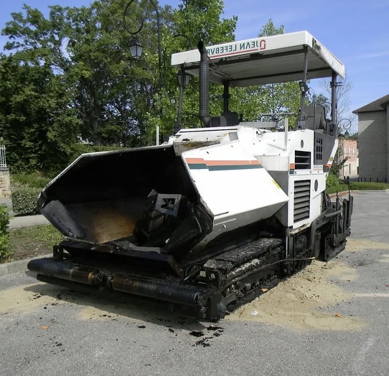 Contrôle technique d'un finisseur d'enrobés sur site